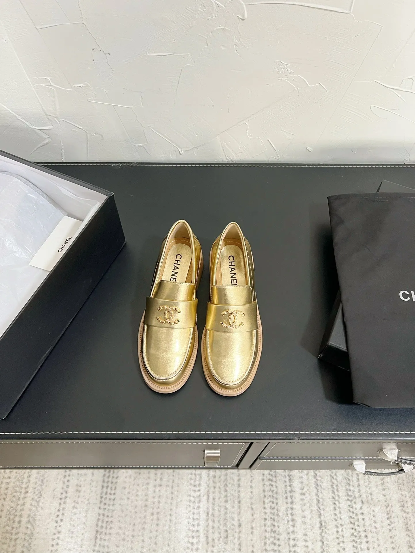CC Moccasins Gold Calfskin 949654