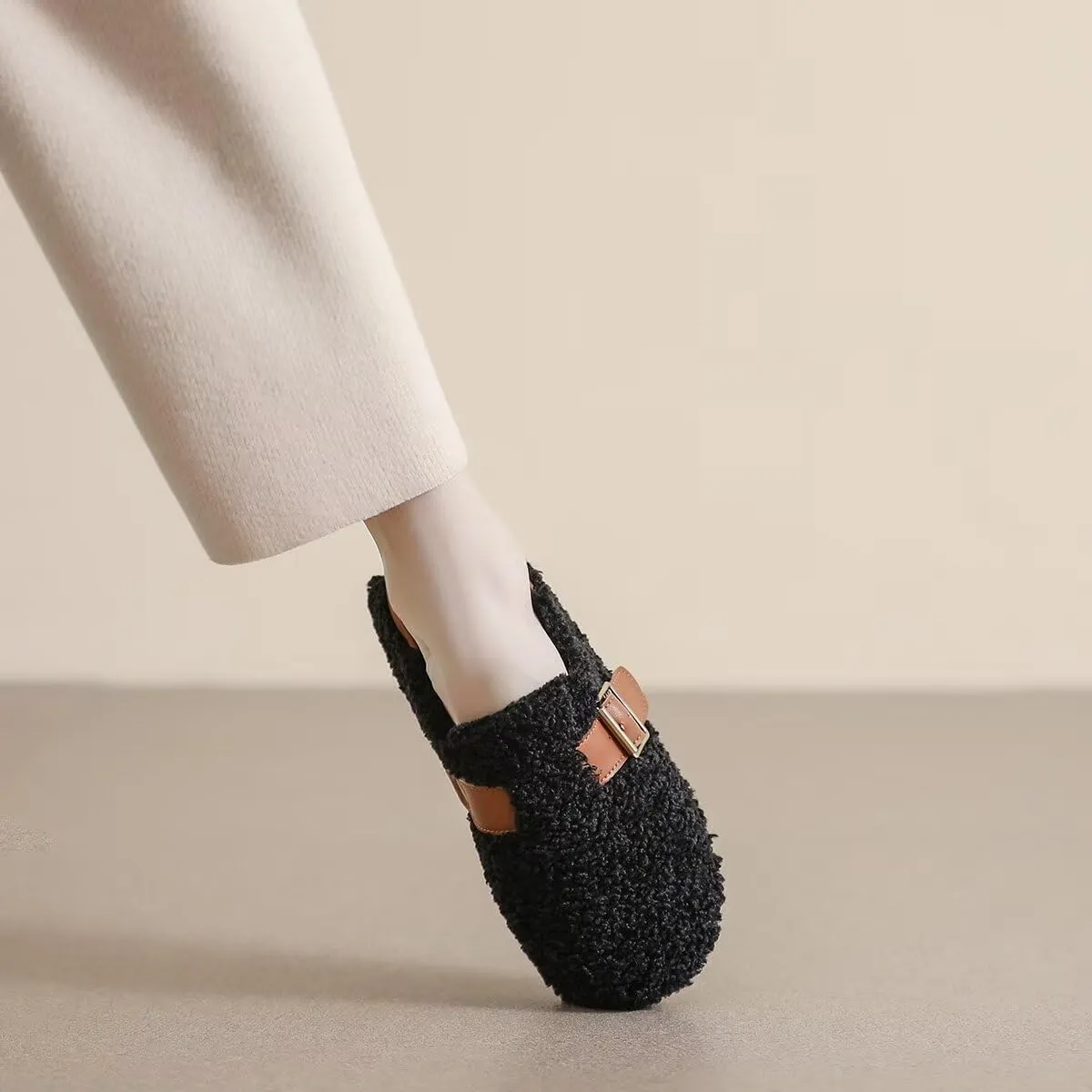 LUXINYU Women Fashion Winter Warm Artificial Lamb Wool Flats Slip on Ladies Indoor and Outdoor Dress Office Casual Bedroom Shoes