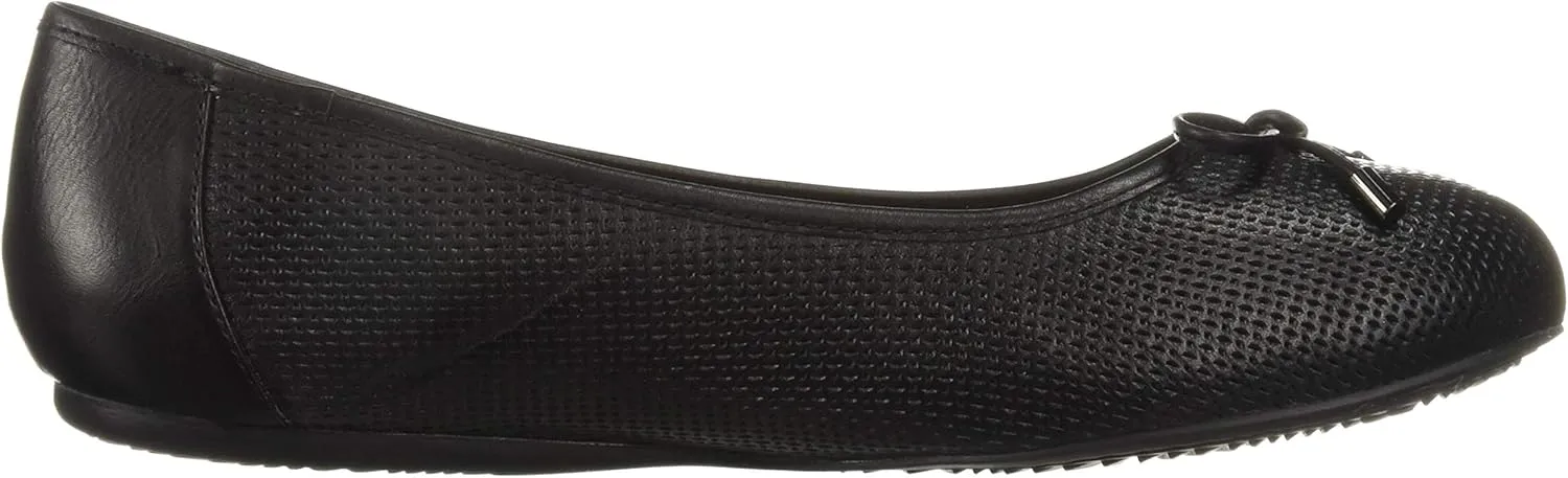 SoftWalk Napa Embossed