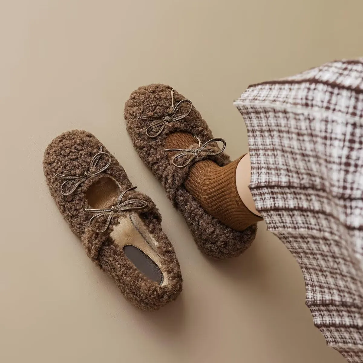 Women Winter Furry Mary Jane Shoes Warm Artificial Lamb Wool Flats Ankle Strap Ladies Indoor and Outdoor Dress Office Bedroom Casual Shoes